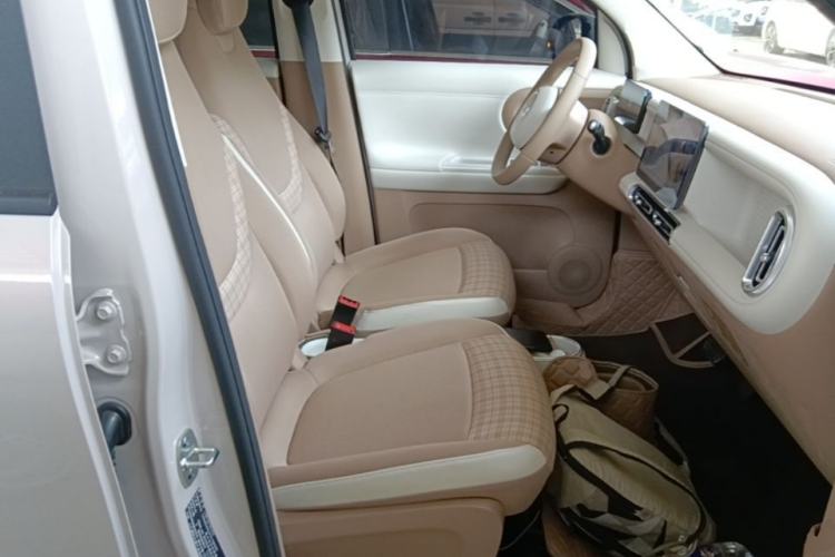 Used Wuling Hongguang MINIEV 2026 Model Fifth Generation, 301km Deluxe Edition Right Front Seat