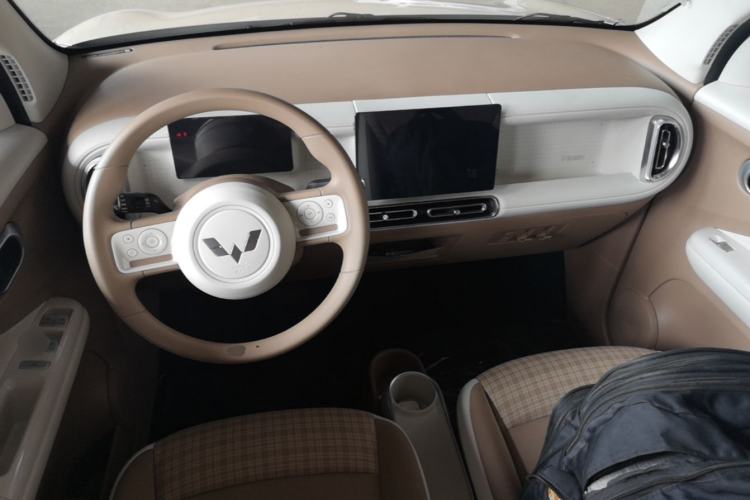 Used Wuling Hongguang MINIEV 2026 Model Fifth Generation, 301km Deluxe Edition Center Console
