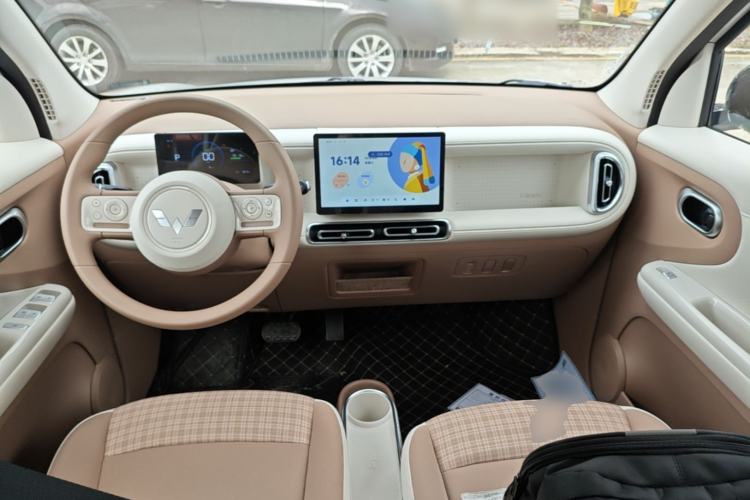 Used Wuling Hongguang MINIEV 2026 Model Fifth Generation, 301km Deluxe Edition Center Console