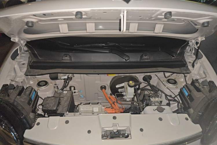 Used Wuling Hongguang MINIEV 2026 Model Fifth Generation, 301km Deluxe Edition Engine Bay