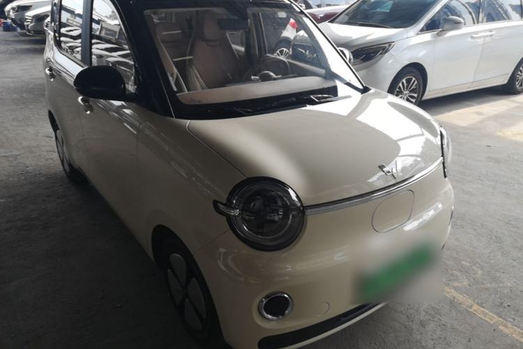 Used Wuling Hongguang MINIEV 2026 Model Fifth Generation, 301km Deluxe Edition Front Right 45 Deg