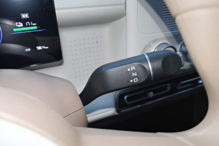 Used Wuling Hongguang MINIEV 2026 Model Fifth Generation, 205km Advanced Edition Gear Lever