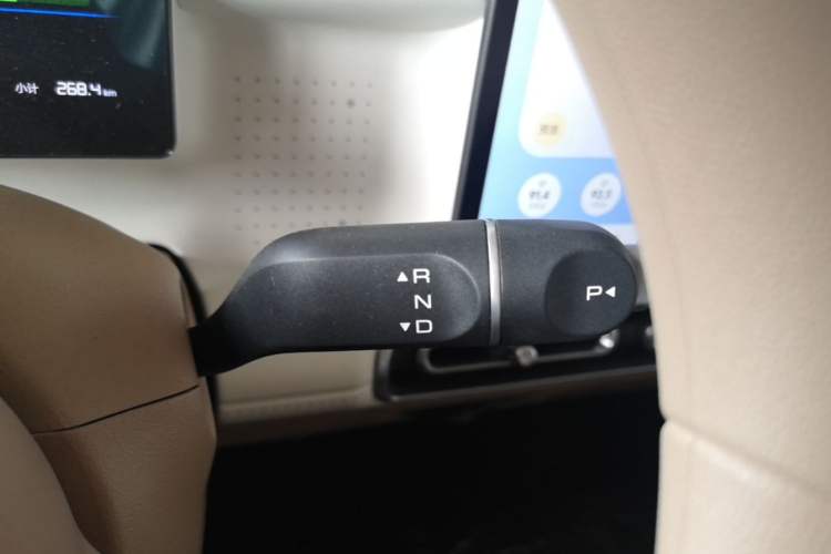 Used Wuling Hongguang MINIEV 2026 Model Fifth Generation, 301km Deluxe Edition Gear Lever