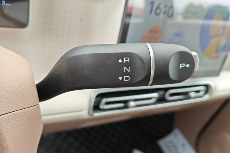 Used Wuling Hongguang MINIEV 2026 Model Fifth Generation, 301km Deluxe Edition Gear Lever