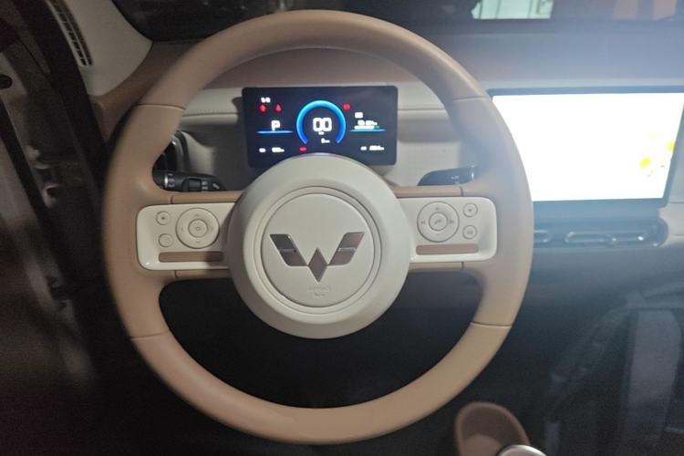 Used Wuling Hongguang MINIEV 2026 Model Fifth Generation, 301km Deluxe Edition Steering Wheel