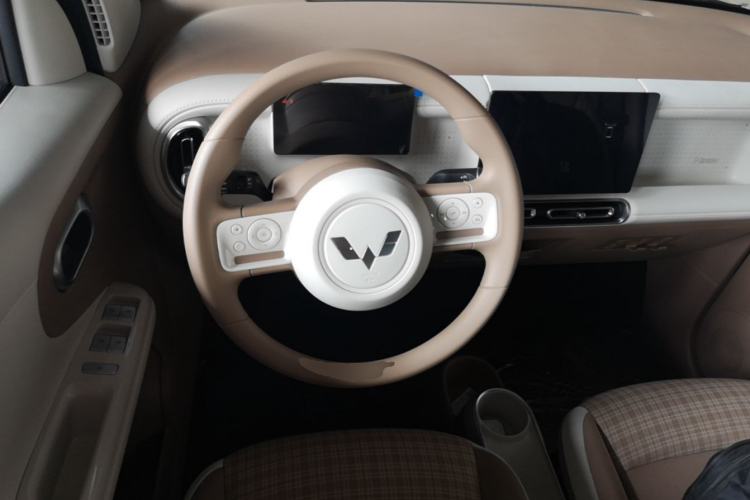 Used Wuling Hongguang MINIEV 2026 Model Fifth Generation, 301km Deluxe Edition Steering Wheel