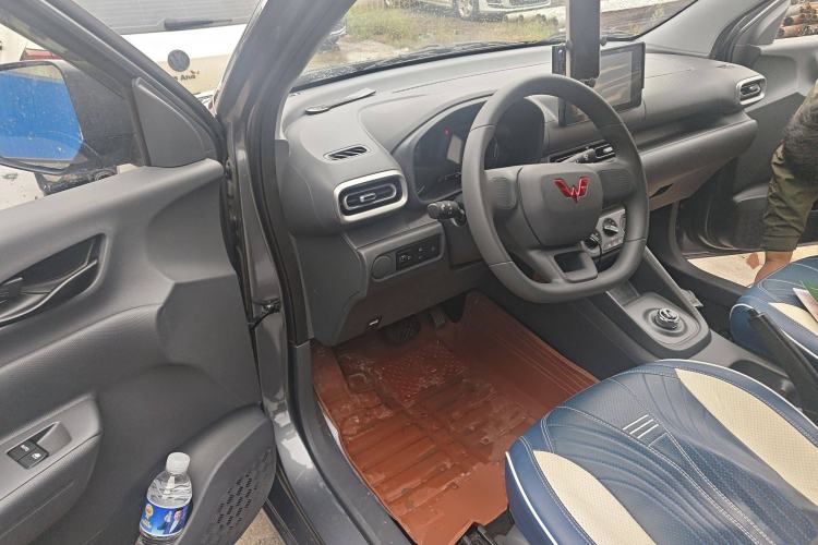 Used Wuling Hongguang New Energy 2025 Extended-Range Hybrid 50 km Standard Version Driver Seat