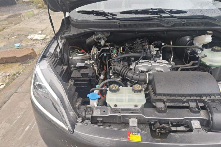 Used Wuling Hongguang New Energy 2025 Extended-Range Hybrid 50 km Standard Version Engine Bay Right