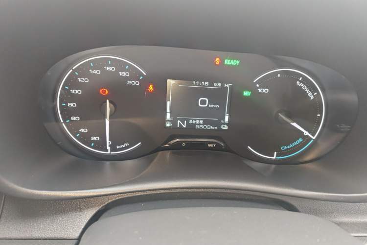 Used Wuling Hongguang New Energy 2025 Extended-Range Hybrid 50 km Standard Version Odometer Close Up