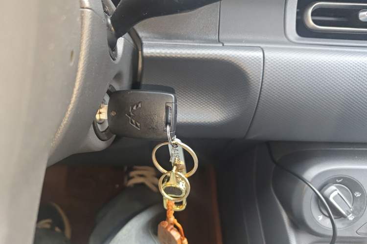 Used Wuling Hongguang New Energy 2025 Extended-Range Hybrid 50 km Standard Version Vehicle Key