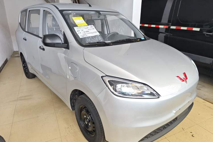 Used Wuling Hongguang New Energy 2024 All-Electric Model 300KM Practical Version Exterior 2