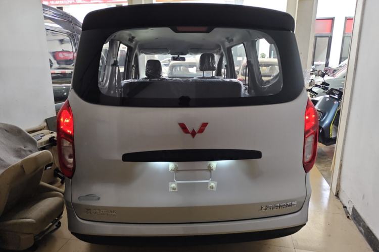 Used Wuling Hongguang New Energy 2024 All-Electric Model 300KM Practical Version Exterior 4