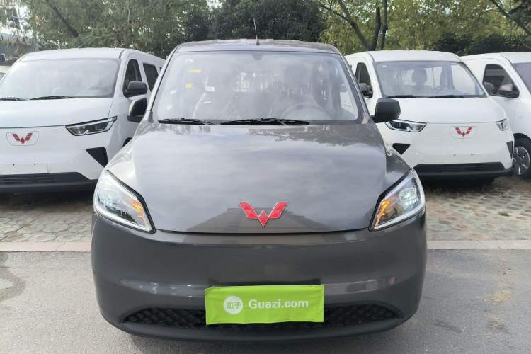 Used Wuling Hongguang New Energy 2024 All-Electric Model 300KM Practical Version Front