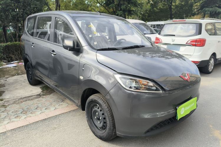 Used Wuling Hongguang New Energy 2024 All-Electric Model 300KM Practical Version Front Right 45 Deg
