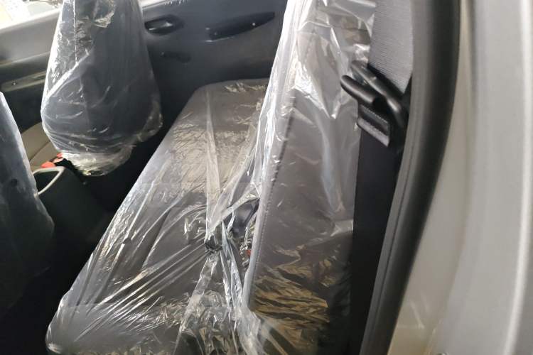Used Wuling Hongguang New Energy 2024 All-Electric Model 300KM Practical Version Interior 4