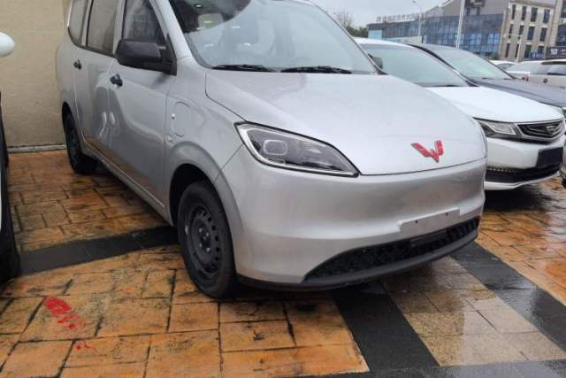 Used Wuling Hongguang New Energy 2024 All-Electric Model 300KM Standard Version
