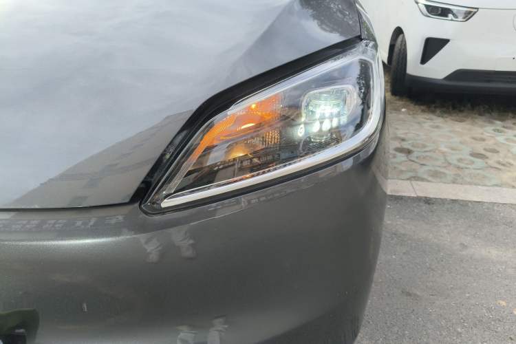 Used Wuling Hongguang New Energy 2024 All-Electric Model 300KM Practical Version Left Front Headlight