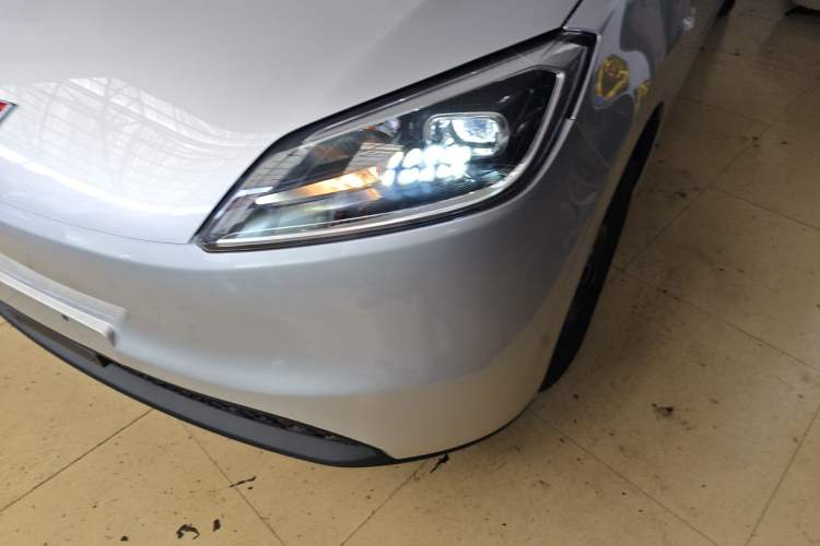 Used Wuling Hongguang New Energy 2024 All-Electric Model 300KM Practical Version Left Front Headlight