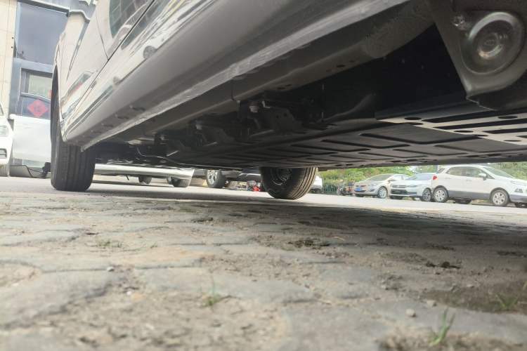 Used Wuling Hongguang New Energy 2024 All-Electric Model 300KM Practical Version Left Side Sill