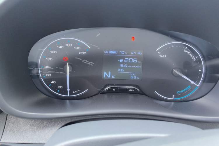 Used Wuling Hongguang New Energy 2024 All-Electric Model 300KM Standard Version Odometer Close Up