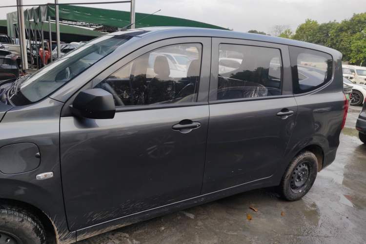 Used Wuling Hongguang New Energy 2024 All-Electric Model 300KM Practical Version Exterior 7