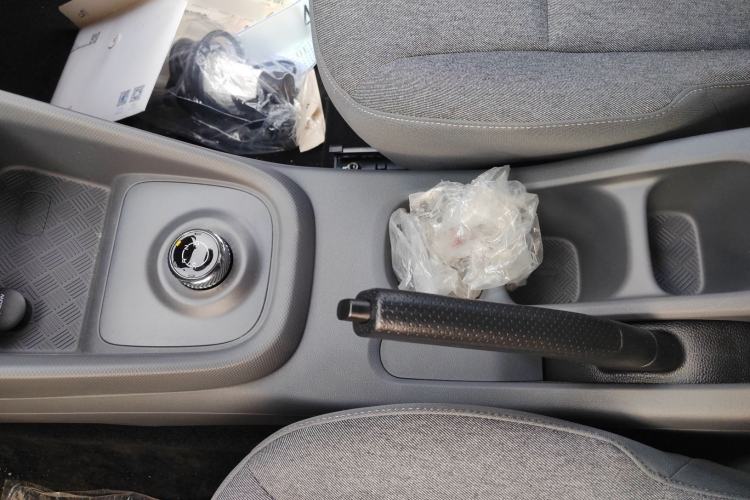 Used Wuling Hongguang New Energy 2024 All-Electric Model 300KM Practical Version Interior 7