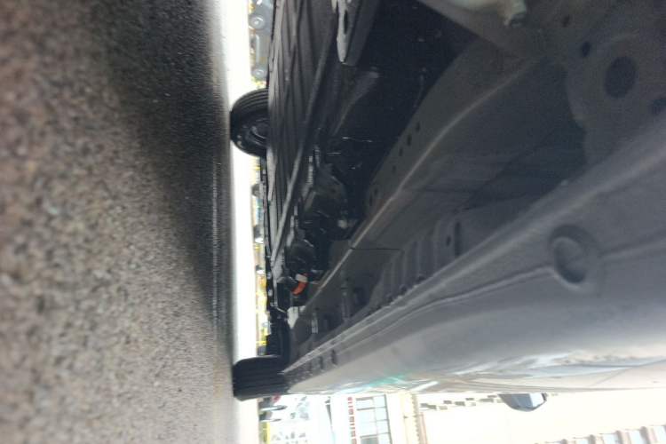 Used Wuling Hongguang New Energy 2024 All-Electric Model 300KM Practical Version Chassis Rear Right