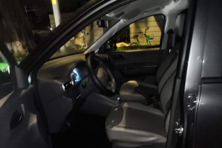 Used Wuling Hongguang New Energy 2024 All-Electric Model 300KM Practical Version Driver Seat
