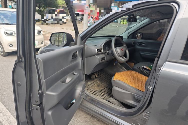 Used Wuling Hongguang New Energy 2024 All-Electric Model 300KM Standard Version Driver Seat