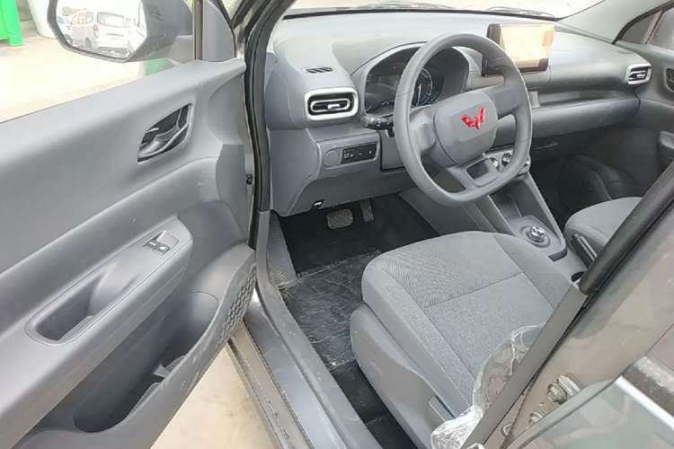 Used Wuling Hongguang New Energy 2024 All-Electric Model 300KM Standard Version Driver Seat