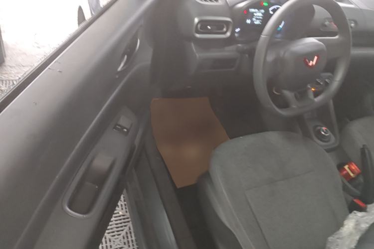 Used Wuling Hongguang New Energy 2024 All-Electric Model 300KM Practical Version Driver Seat
