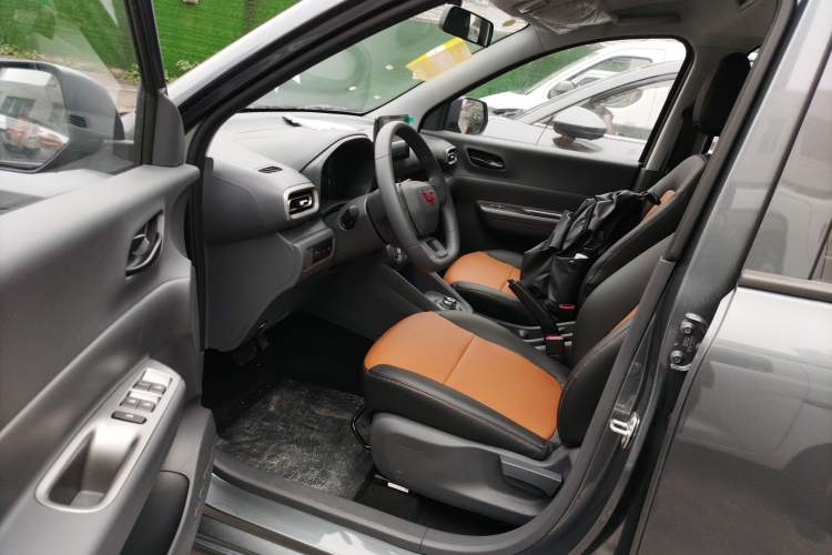 Used Wuling Hongguang New Energy 2024 All-Electric Model 300KM Standard Version Driver Seat