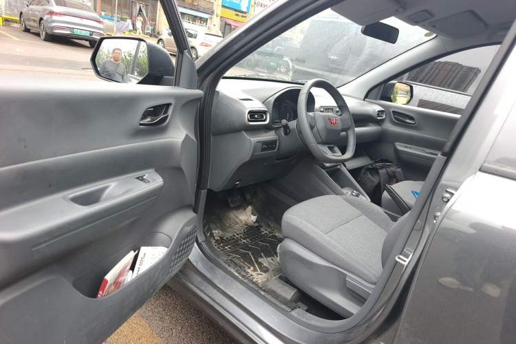 Used Wuling Hongguang New Energy 2024 All-Electric Model 300KM Practical Version Driver Seat