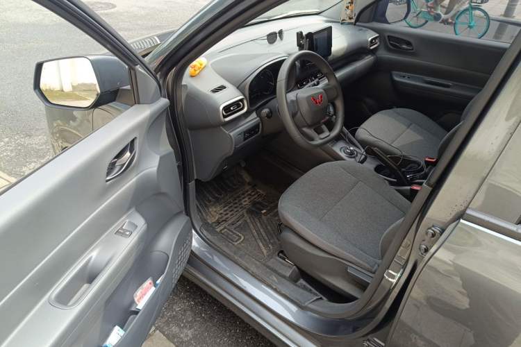 Used Wuling Hongguang New Energy 2024 All-Electric Model 300KM Standard Version Driver Seat