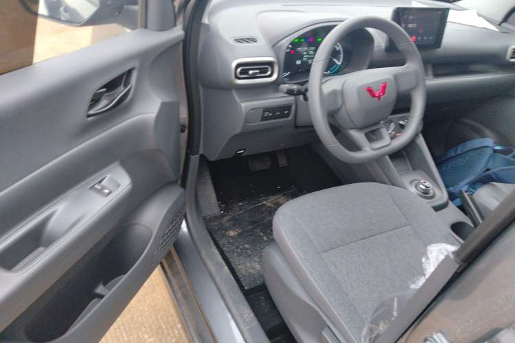 Used Wuling Hongguang New Energy 2024 All-Electric Model 300KM Standard Version Driver Seat