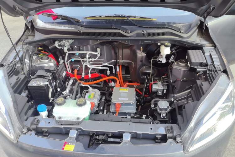 Used Wuling Hongguang New Energy 2024 All-Electric Model 300KM Standard Version Engine Bay