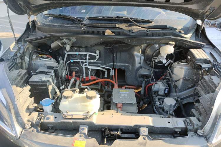 Used Wuling Hongguang New Energy 2024 All-Electric Model 300KM Standard Version Engine Bay