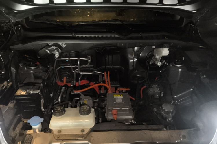 Used Wuling Hongguang New Energy 2024 All-Electric Model 300KM Practical Version Engine Bay