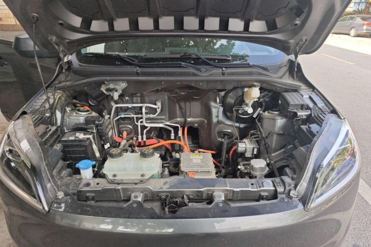 Used Wuling Hongguang New Energy 2024 All-Electric Model 300KM Standard Version Engine Bay