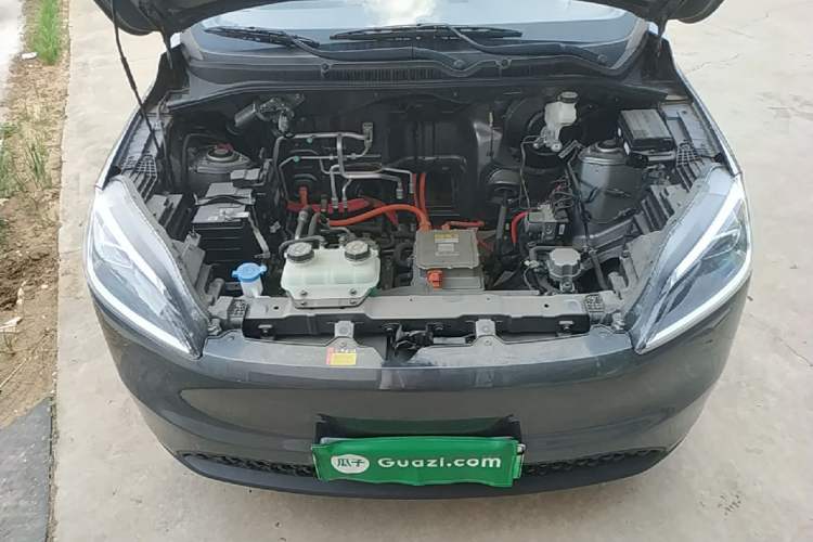 Used Wuling Hongguang New Energy 2024 All-Electric Model 300KM Standard Version Engine Bay