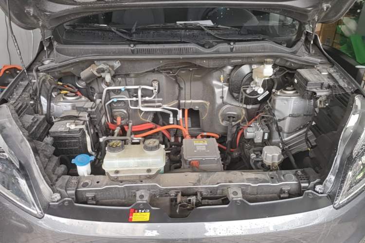 Used Wuling Hongguang New Energy 2024 All-Electric Model 300KM Practical Version Engine Bay