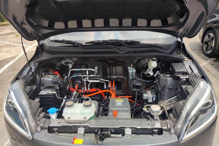 Used Wuling Hongguang New Energy 2024 All-Electric Model 300KM Standard Version Engine Bay
