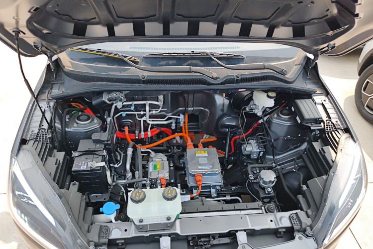 Used Wuling Hongguang New Energy 2024 All-Electric Model 300KM Standard Version Engine Bay