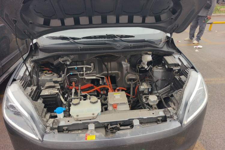 Used Wuling Hongguang New Energy 2024 All-Electric Model 300KM Practical Version Engine Bay