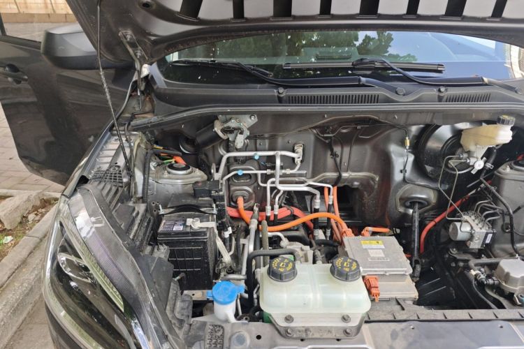 Used Wuling Hongguang New Energy 2024 All-Electric Model 300KM Standard Version Engine Bay Right