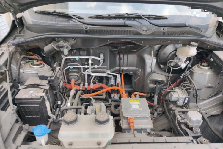 Used Wuling Hongguang New Energy 2024 All-Electric Model 300KM Standard Version Engine Bay