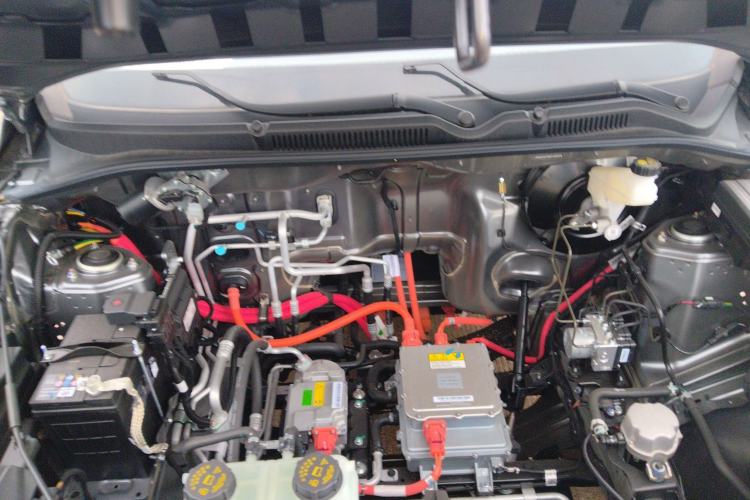 Used Wuling Hongguang New Energy 2024 All-Electric Model 300KM Standard Version Engine Bay