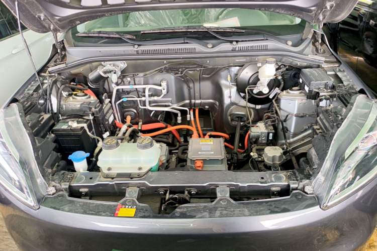 Used Wuling Hongguang New Energy 2024 All-Electric Model 300KM Practical Version Engine Bay