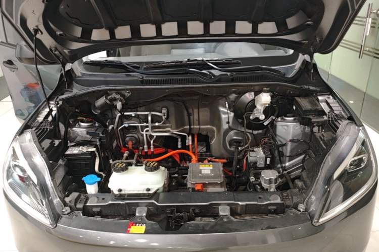 Used Wuling Hongguang New Energy 2024 All-Electric Model 300KM Practical Version Engine Bay