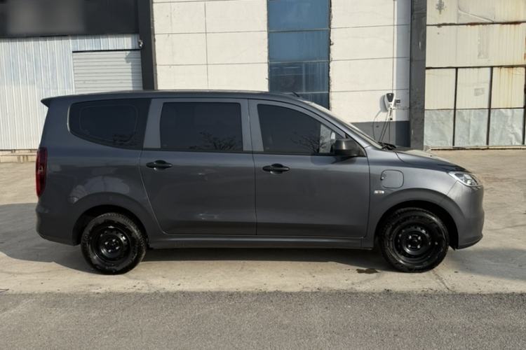 Used Wuling Hongguang New Energy 2024 All-Electric Model 300KM Practical Version Exterior 2